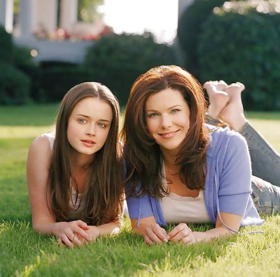 25P Lauren Graham & Alexis Bledel