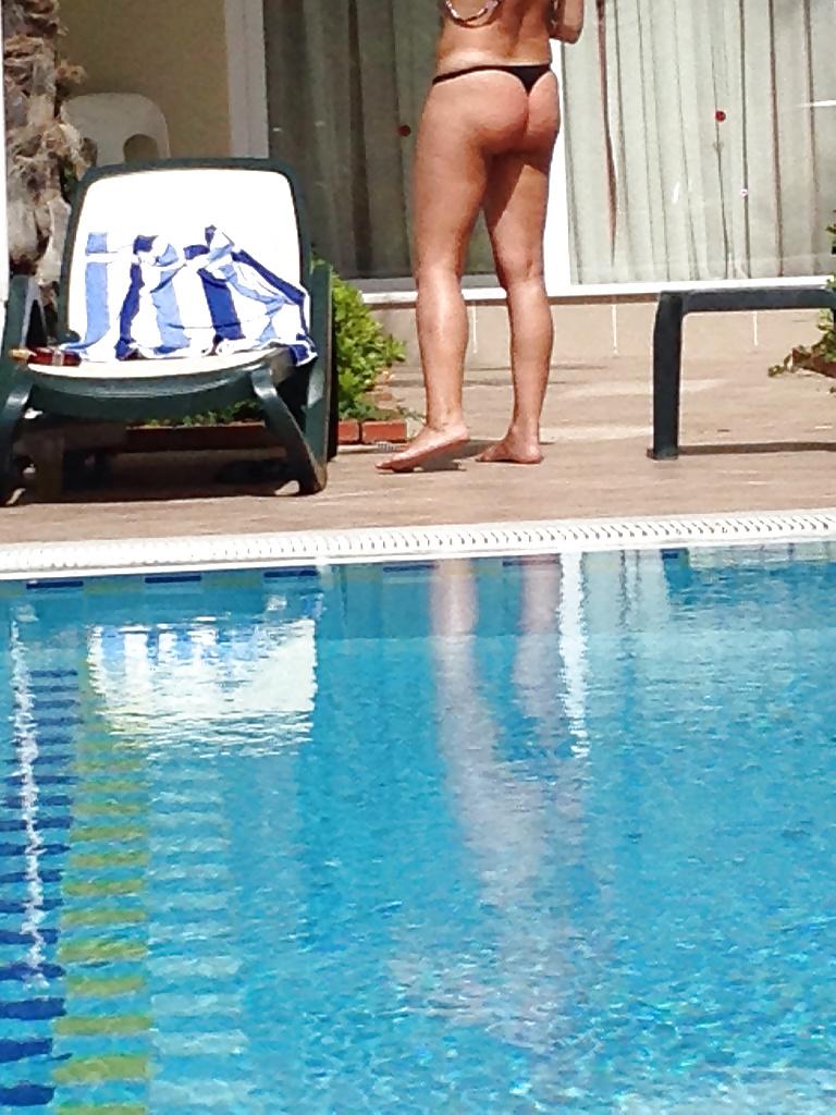 5P Spy at the pool