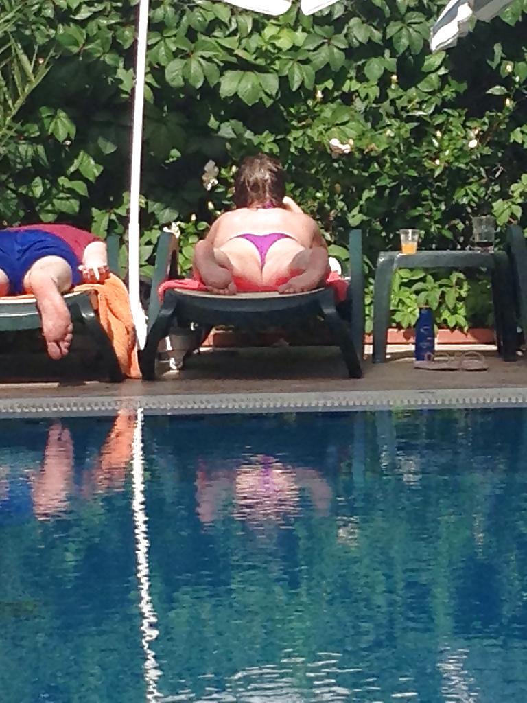 5P Spy at the pool