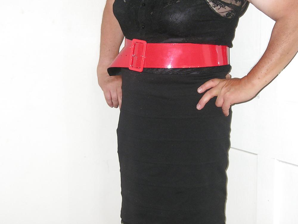 21P Red  Boots Black Skirt