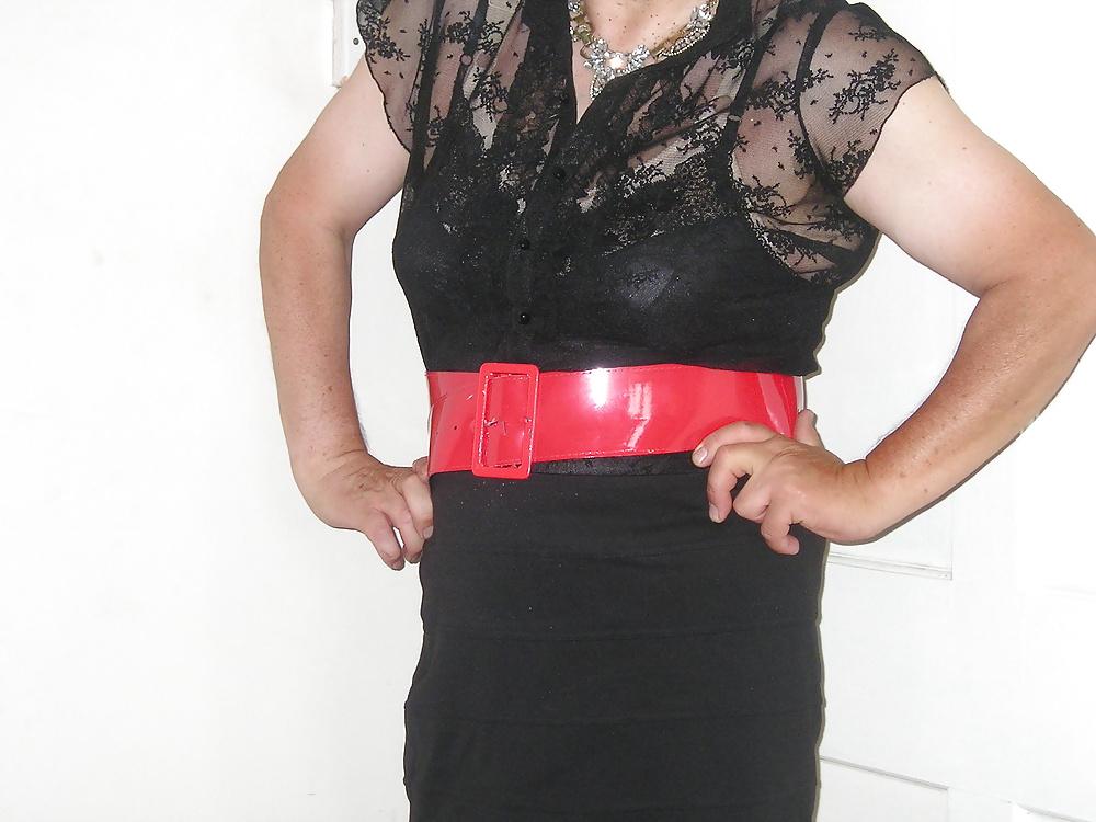 21P Red  Boots Black Skirt