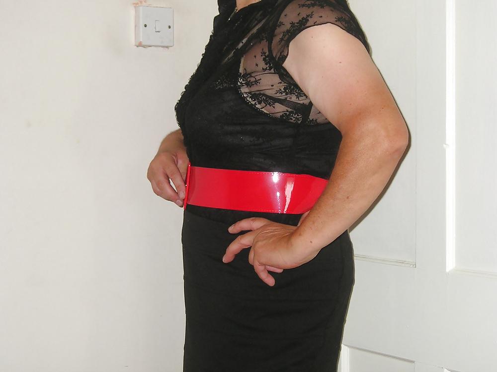 21P Red  Boots Black Skirt