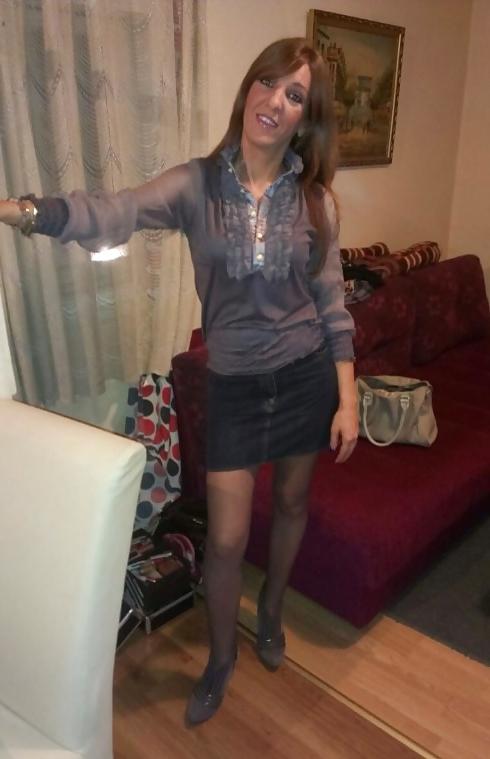 25P Teen Girls, Young Ladies and Matures in Pantyhose