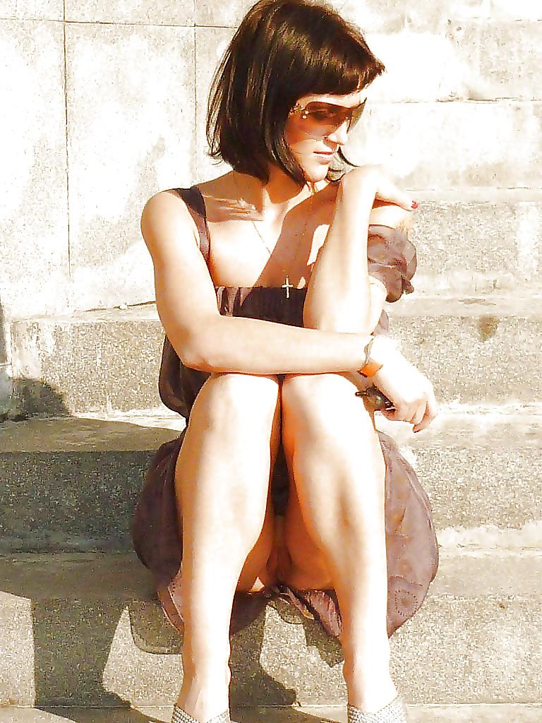 25P Outdoor pussy spy 9