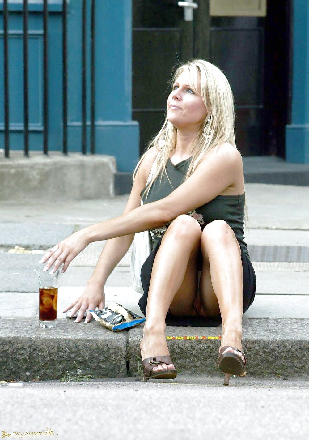 25P Outdoor pussy spy 9