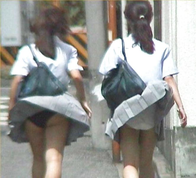 25P Ladies who wear white panties-are you looking up my skirt?