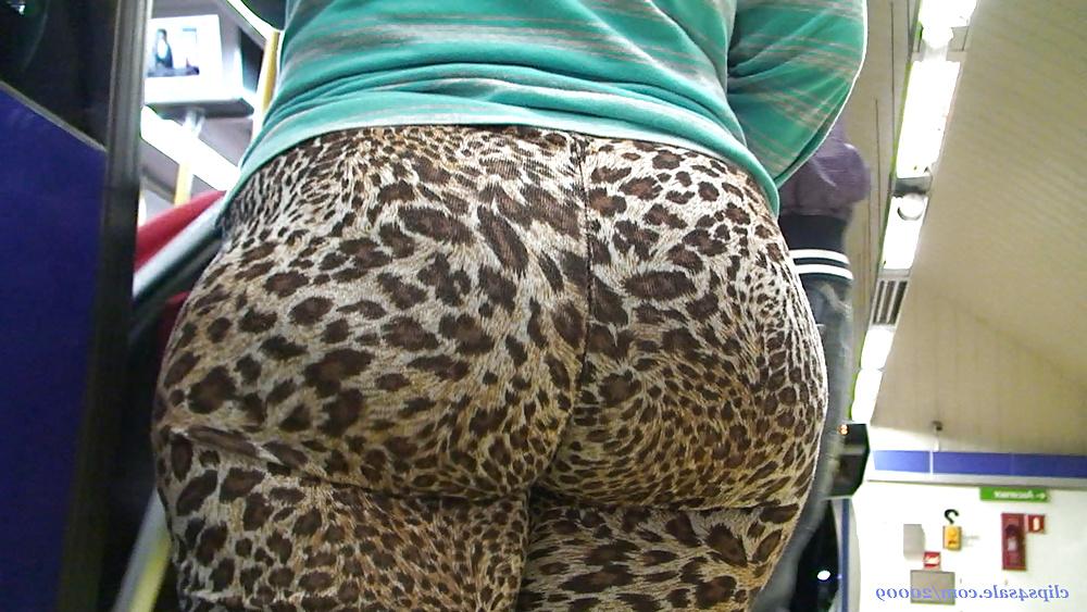 8P Candid booty