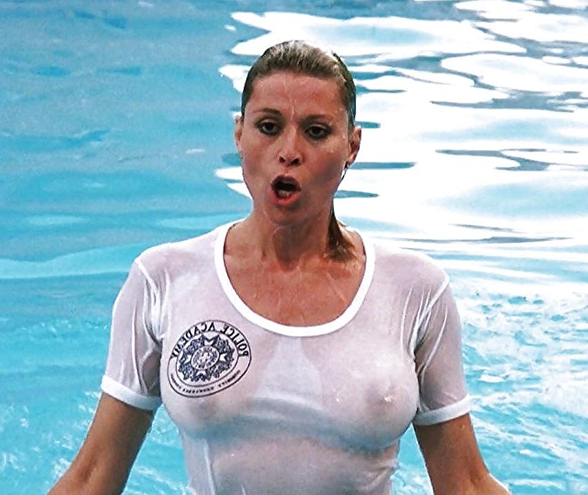 25P Leslie Easterbrook Tits and Ass (Wet T-Shirt)