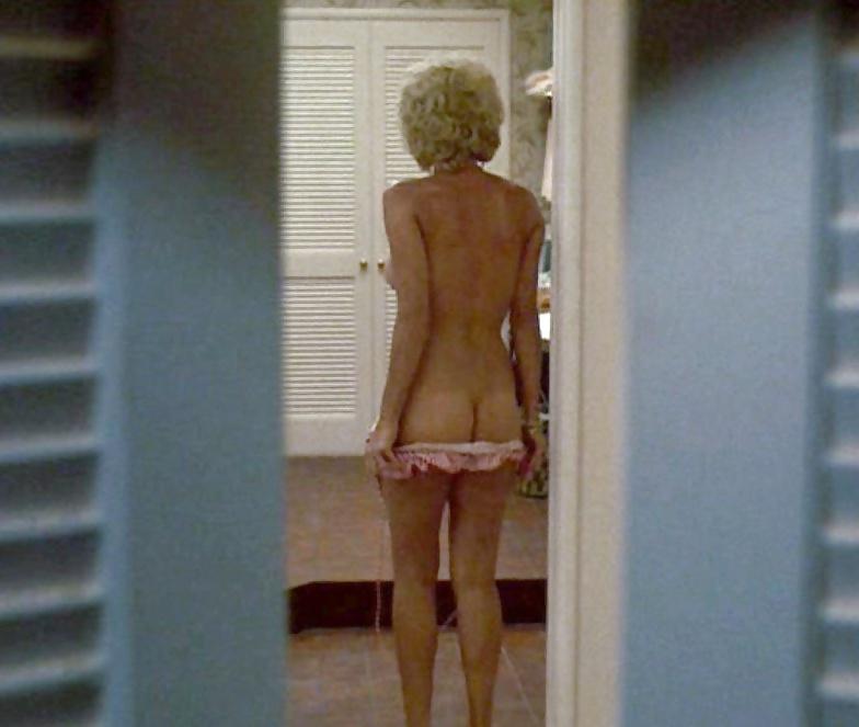 25P Leslie Easterbrook Tits and Ass (Wet T-Shirt)
