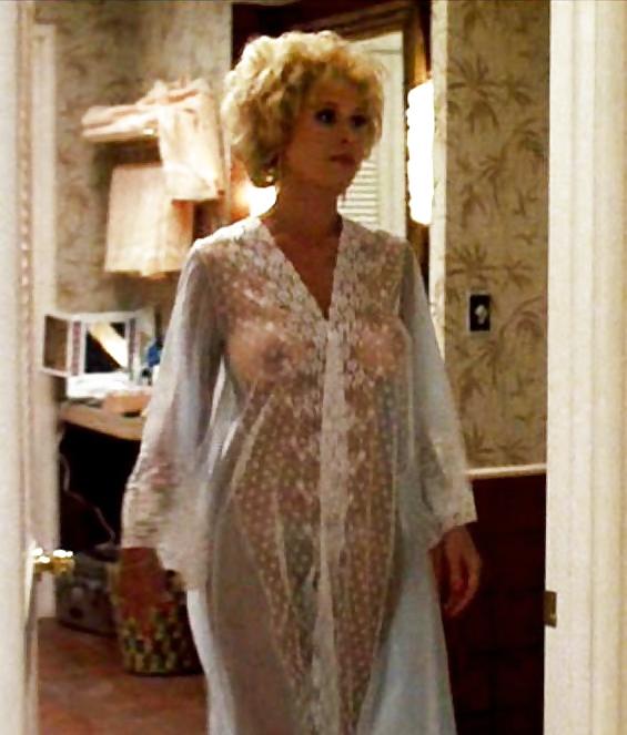 25P Leslie Easterbrook Tits and Ass (Wet T-Shirt)