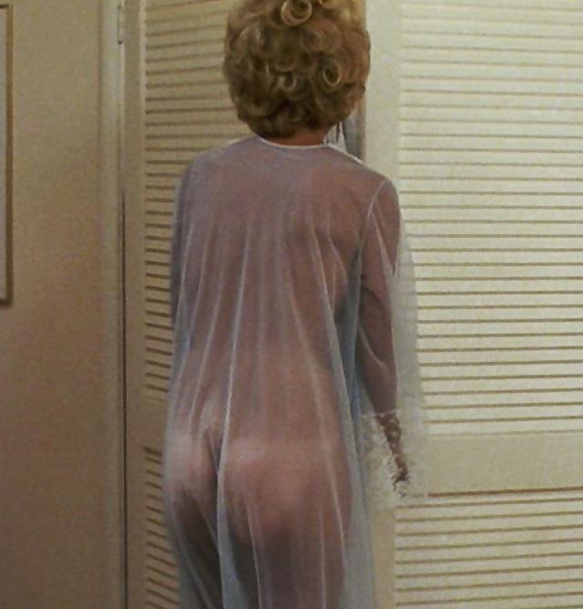 25P Leslie Easterbrook Tits and Ass (Wet T-Shirt)