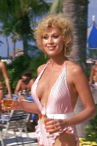 25P Leslie Easterbrook Tits and Ass (Wet T-Shirt)