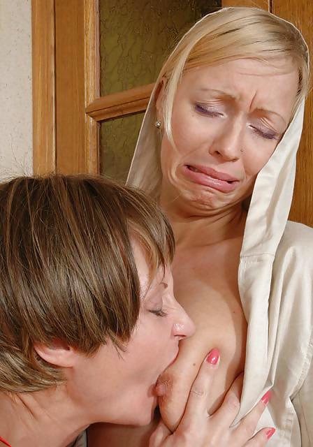 24P Mommy loves young girls