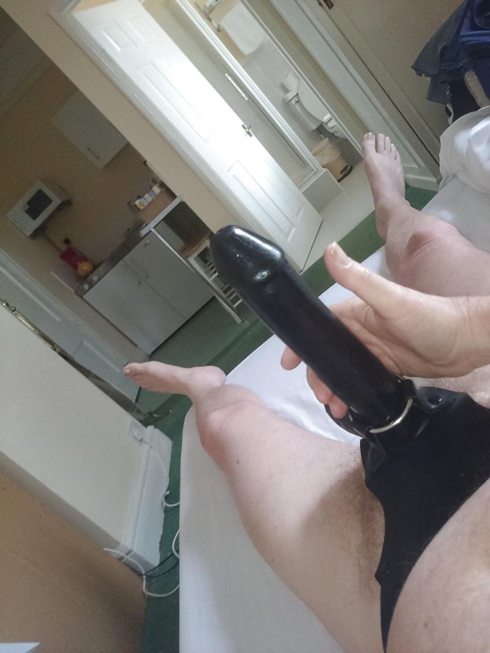 7P Big Black Strap On