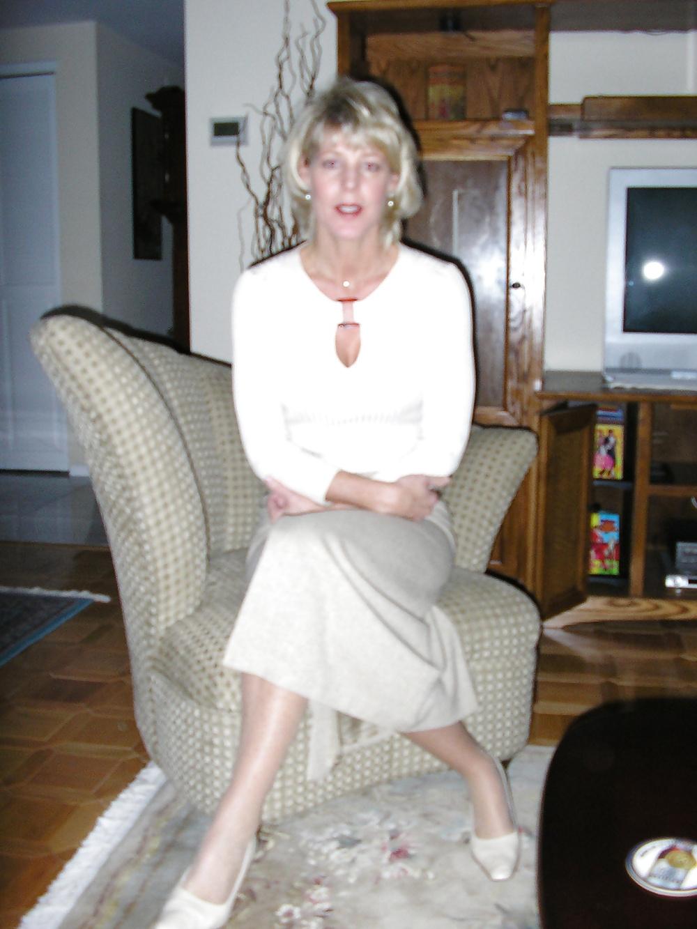 25P Mature wife's 2