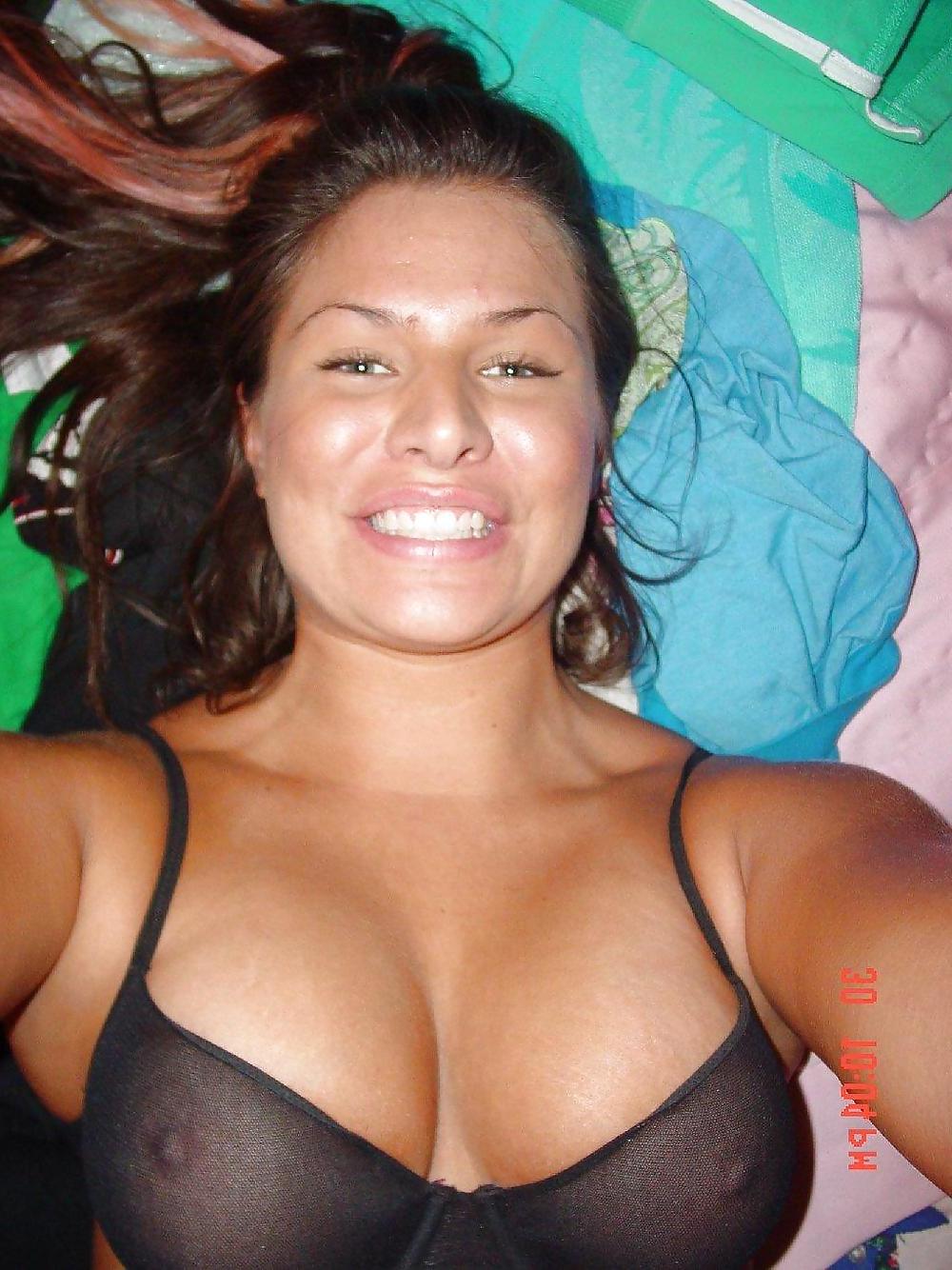 7P She shows her Big Boobs 