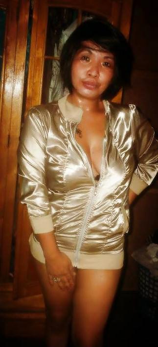 20P HOT MOMS PINAY