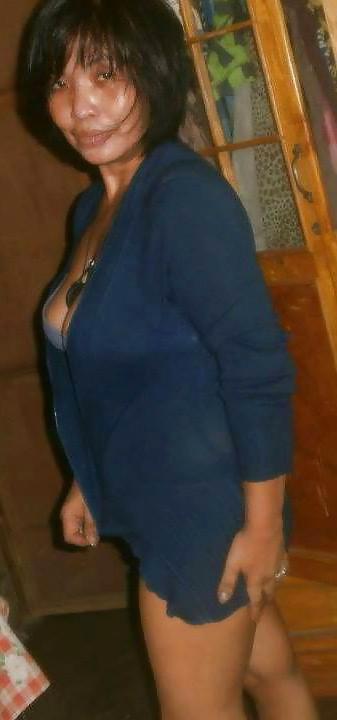 20P HOT MOMS PINAY