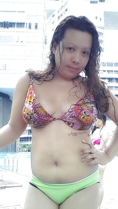 20P HOT MOMS PINAY