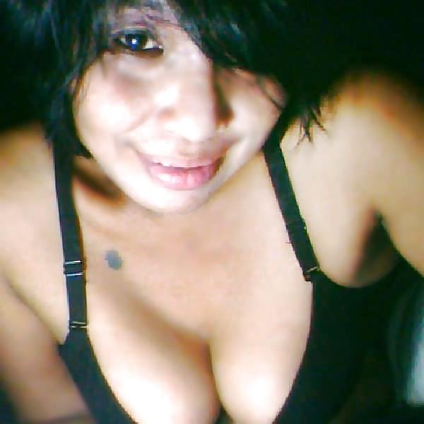 20P HOT MOMS PINAY
