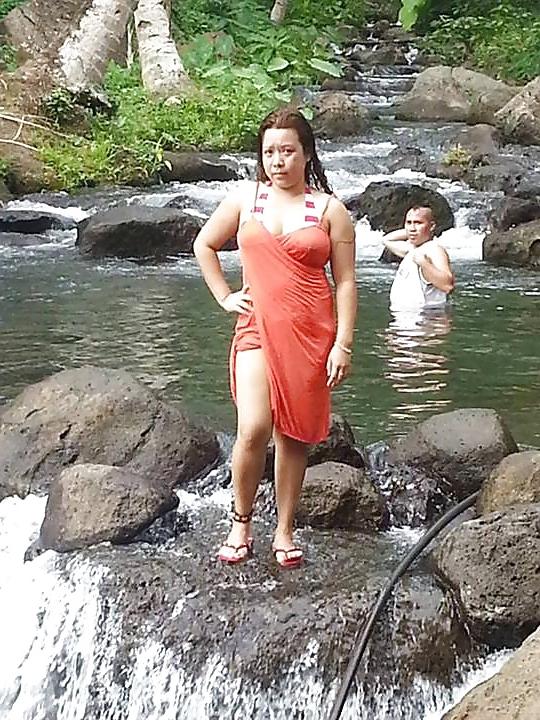20P HOT MOMS PINAY