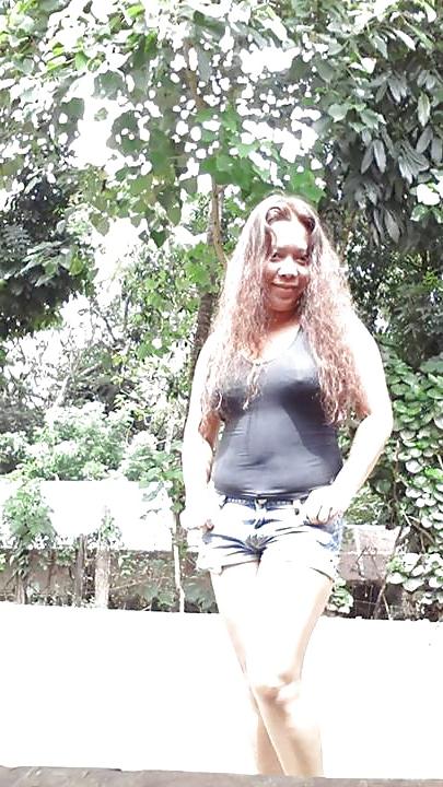 20P HOT MOMS PINAY