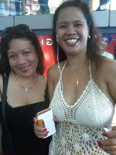 20P HOT MOMS PINAY