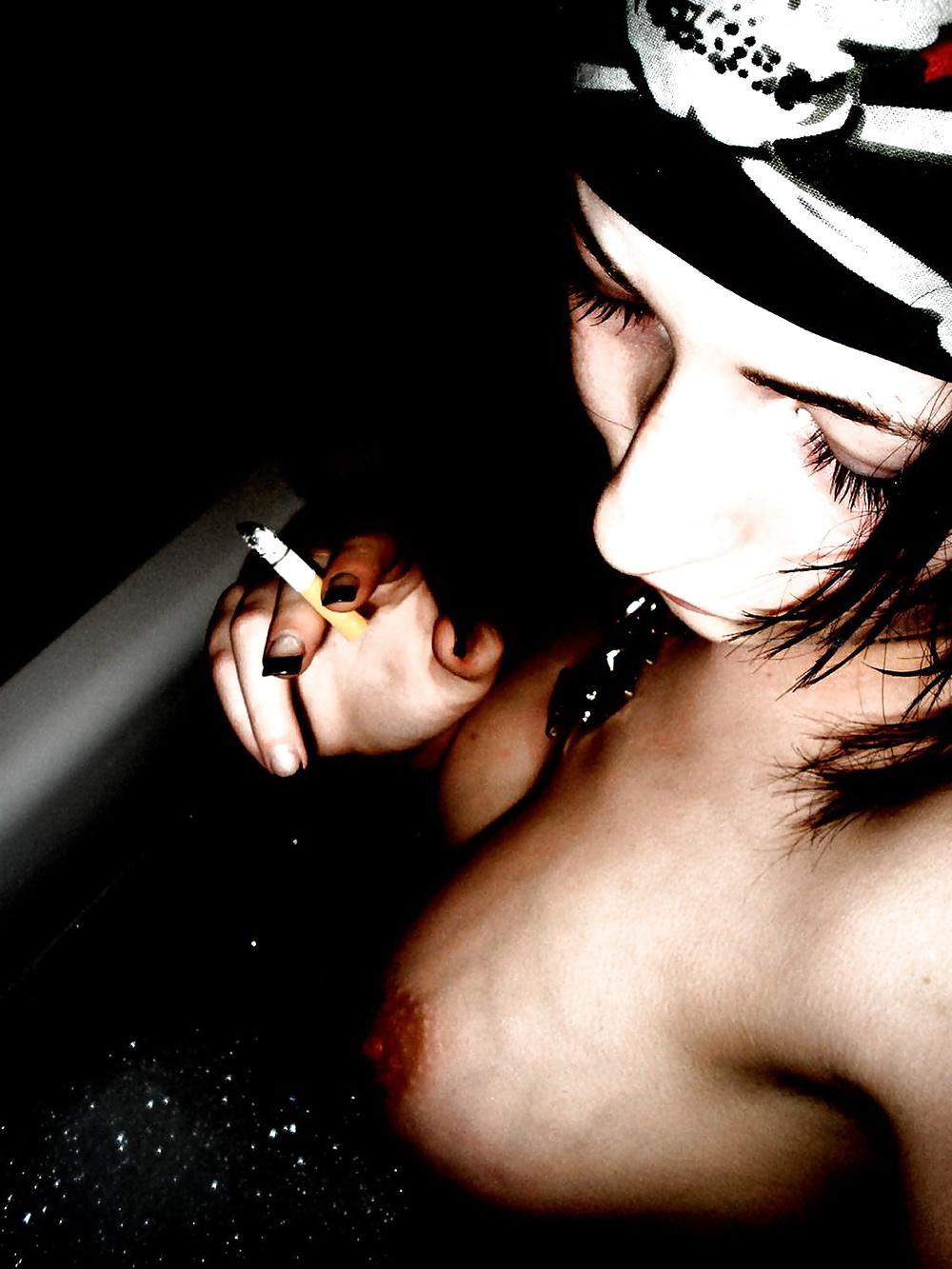 25P Emo-Teen macht auf Pirat