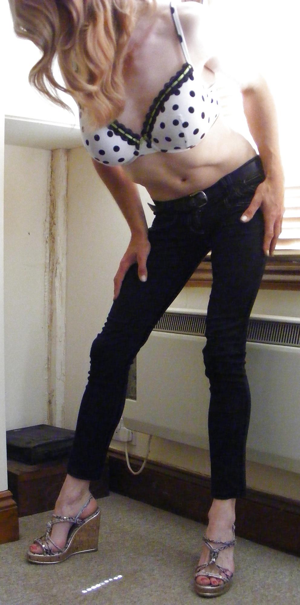 24P Skinny crossdresser strips