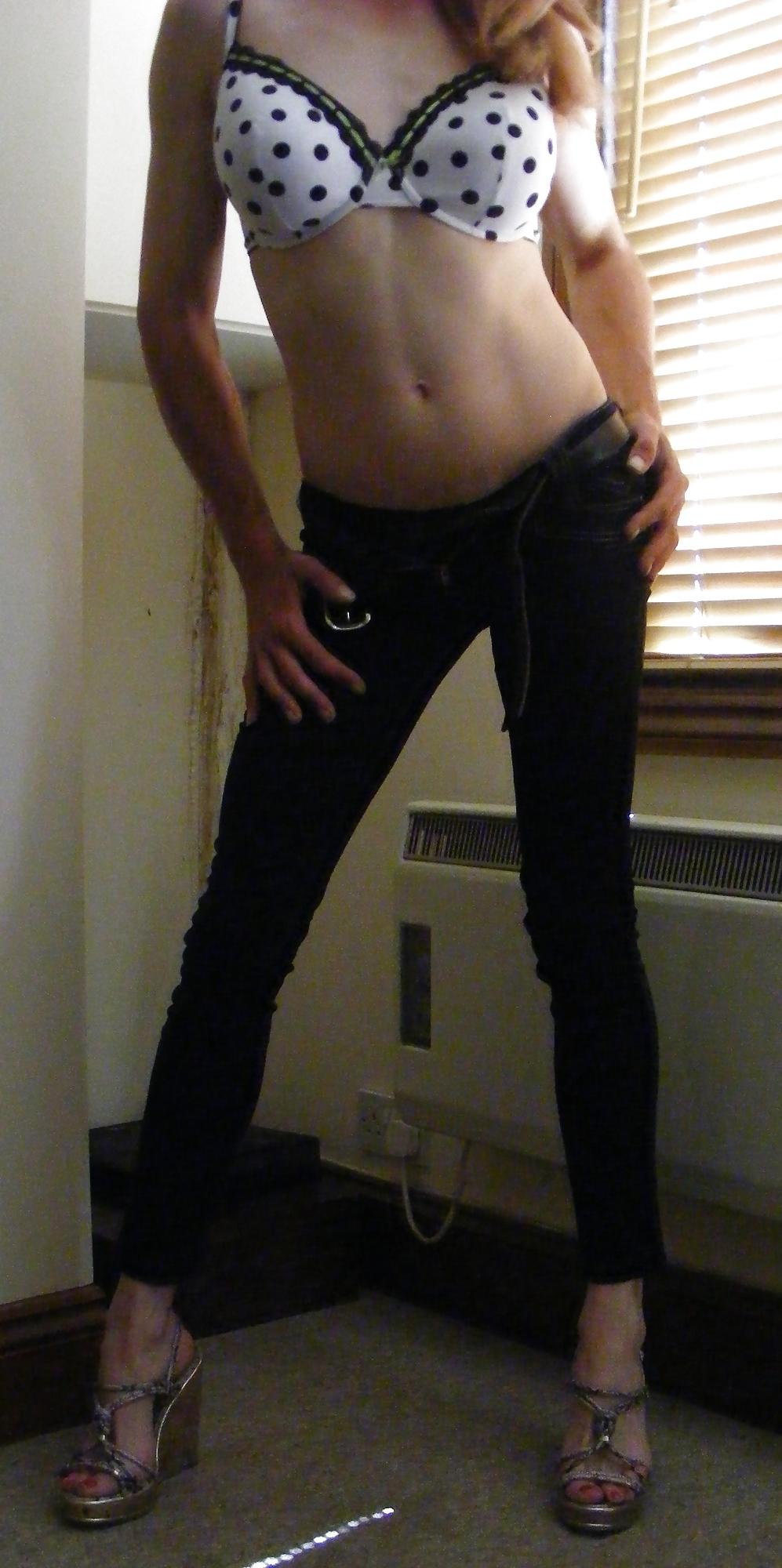 24P Skinny crossdresser strips