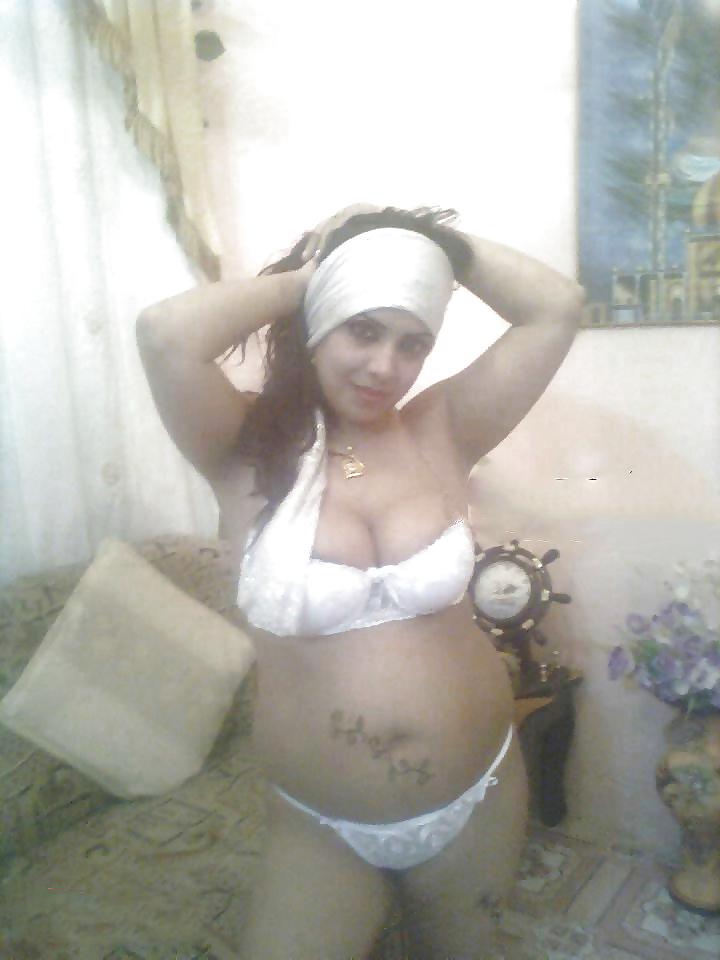 10P Good morning fans with arab bride