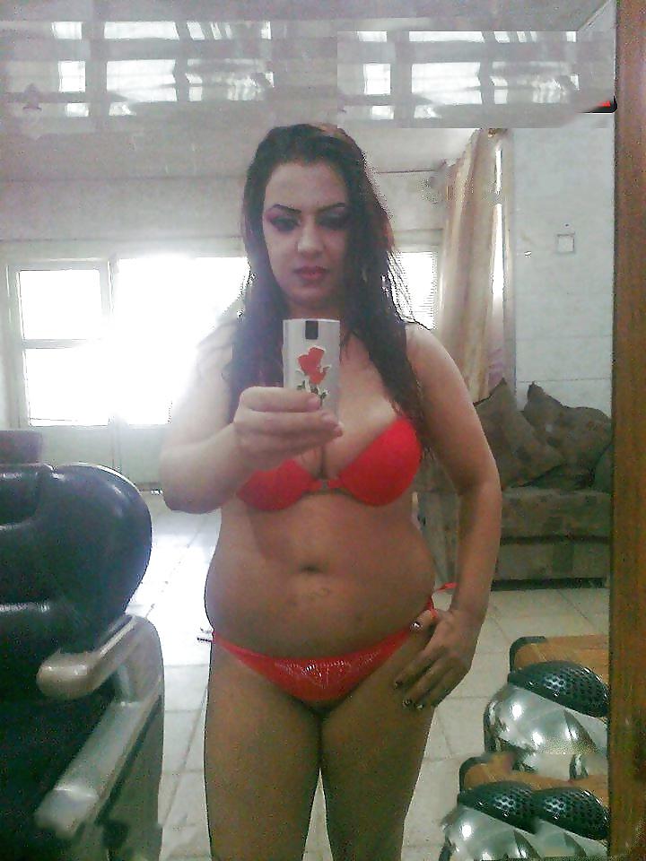 10P Good morning fans with arab bride