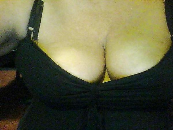 5P Hot Housewife big boobs