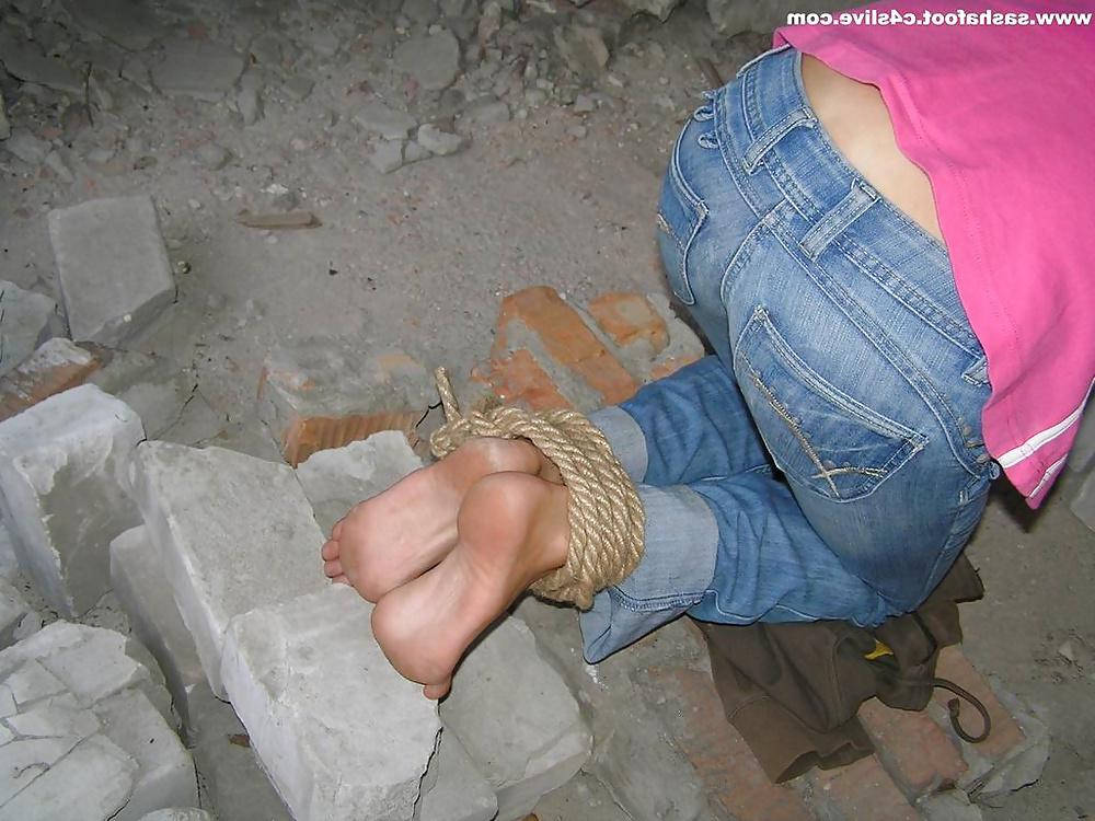 11P Foot Bondage Street