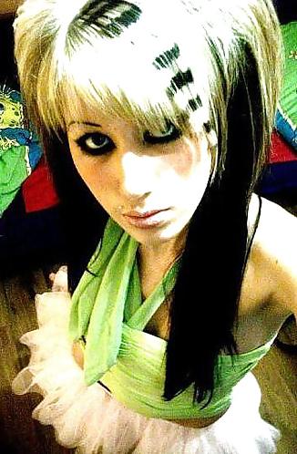25P Emo teen girls