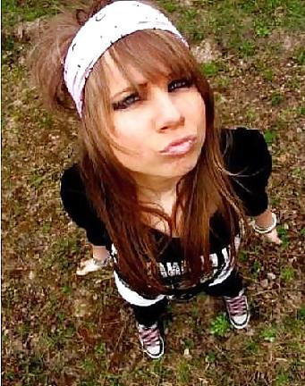 25P Emo teen girls