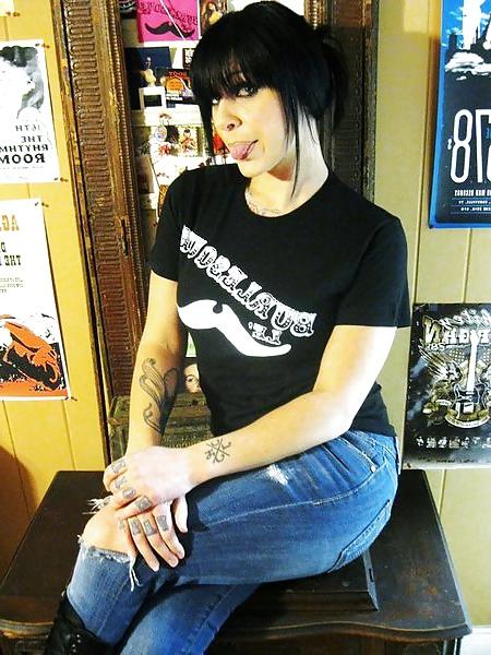 25P Makes me cum part 17: danielle colby cushman