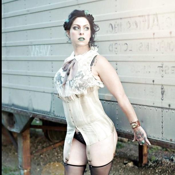 25P Makes me cum part 17: danielle colby cushman