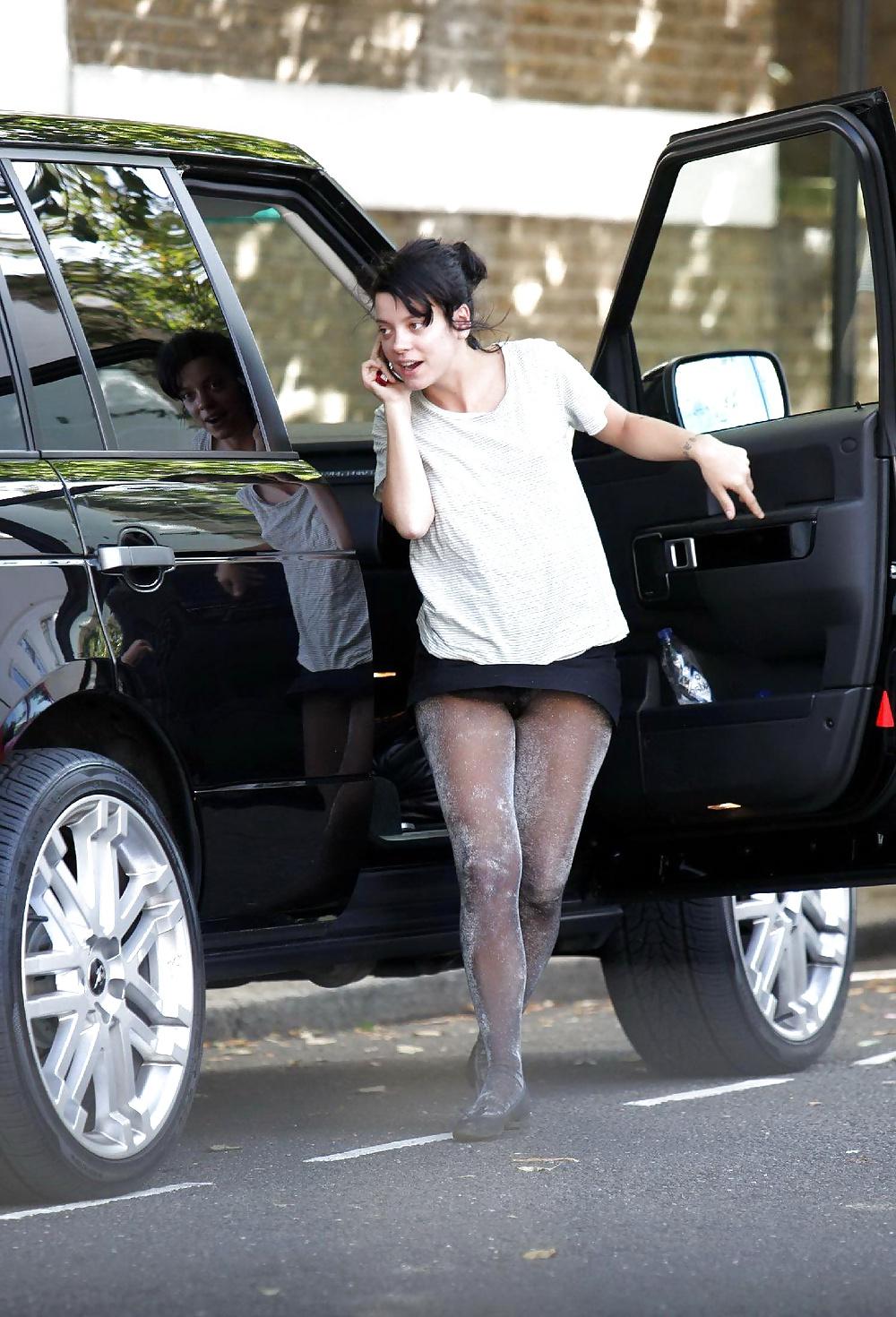 24P Celebrities upskirt 11