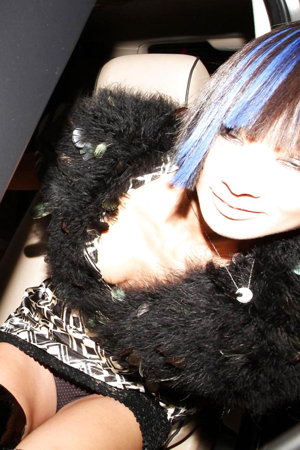 24P Celebrities upskirt 11