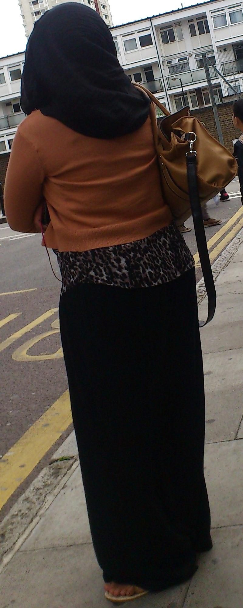 5P Big Ass Bengali Hijabi Slag in Burqa 