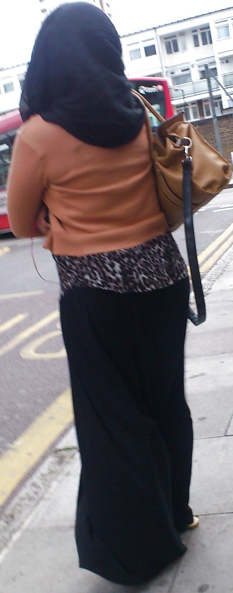 5P Big Ass Bengali Hijabi Slag in Burqa 