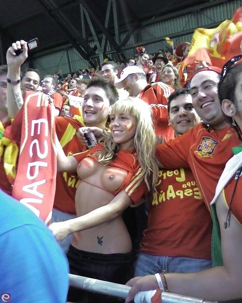25P Sexy Football Girls
