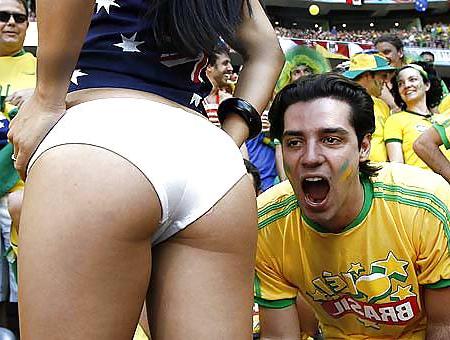 25P Sexy Football Girls
