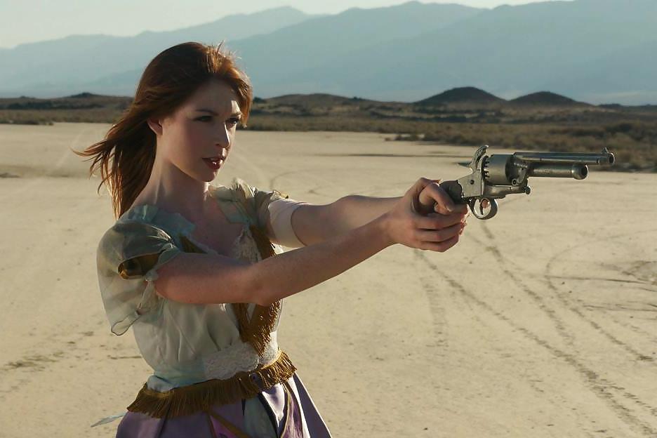 25P Lisa Foiles (non-porn)
