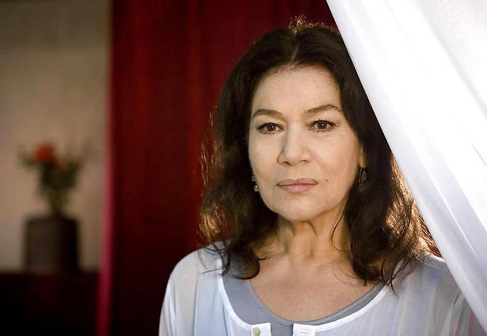 24P Hannelore Elsner - Ripe and hot German Actress