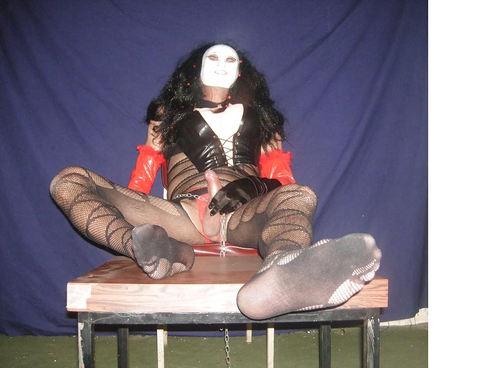 22P Crossdresser feet