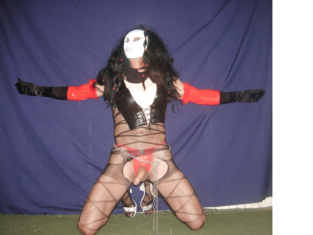 22P Crossdresser feet