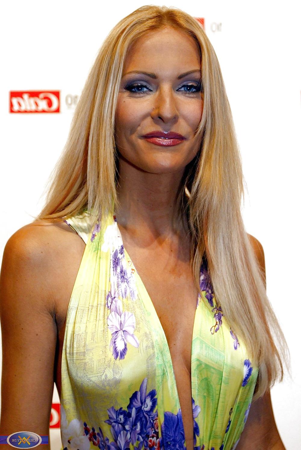 25P German Celeb Sonya 