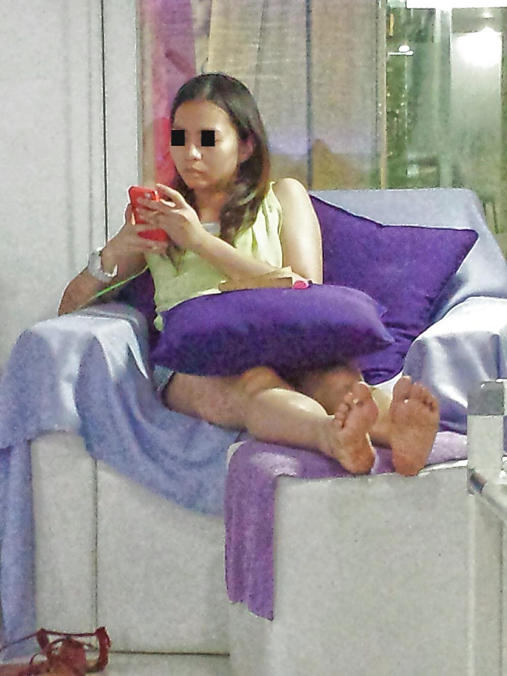 7P Pinay Nice Legs & Feet Pedicure